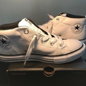 ✂️SALE✂️Leather Converse🎉(Worn Once)